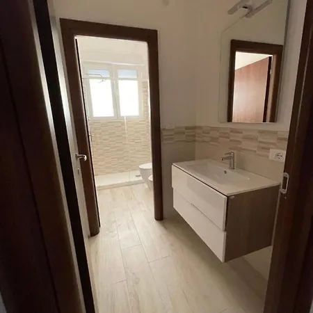 Apartment Bilocale Con Posto Auto La Chicca Del Golfo La Spezia